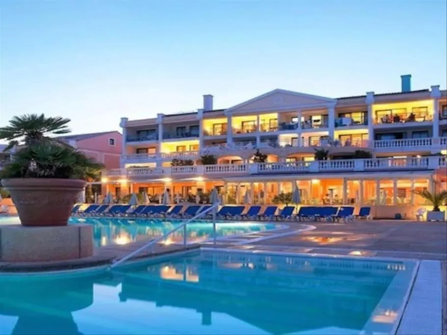 Lejlighed 4 People With Pool Tennis Parking Air Cond Cannes