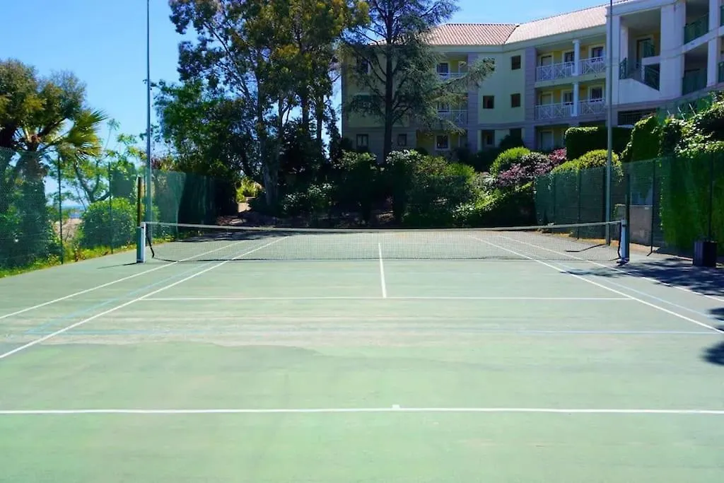 4 People With Pool Tennis Parking Air Cond Cannes Frankrig