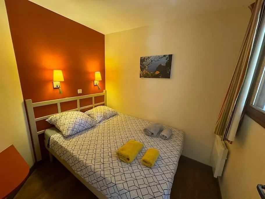 4 People With Pool Tennis Parking Air Cond Cannes Apartment