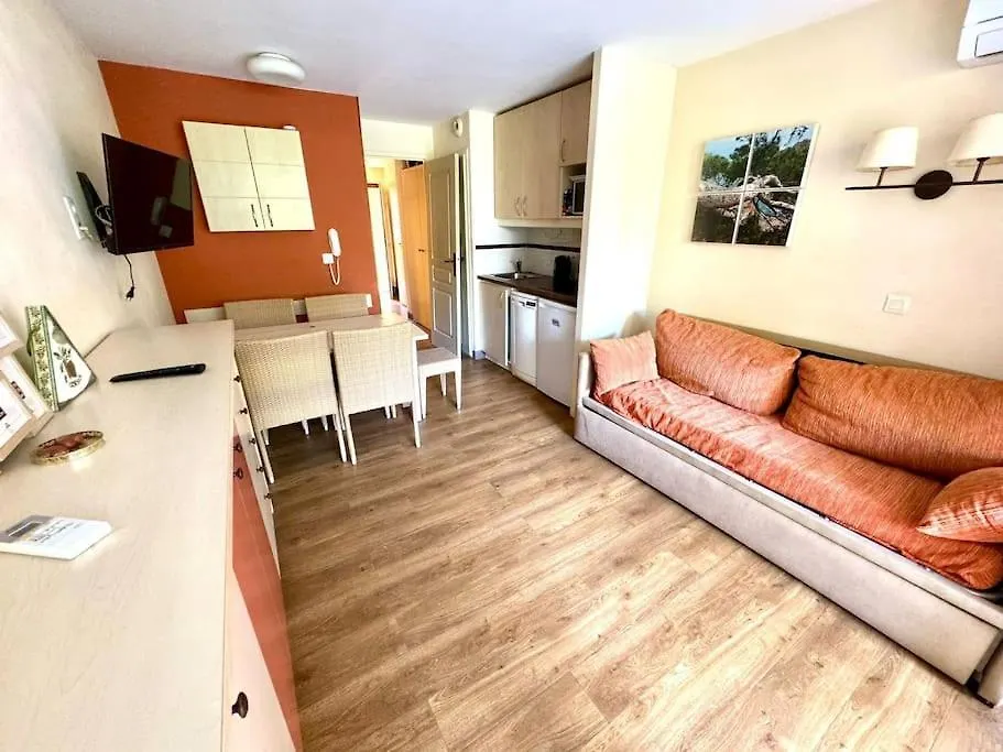Apartment 4 People With Pool Tennis Parking Air Cond Cannes